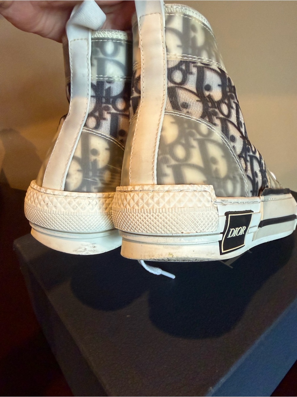 B23 League High-Top Sneaker
White and Black Dior Oblique Canvas - Picture 5 of 7